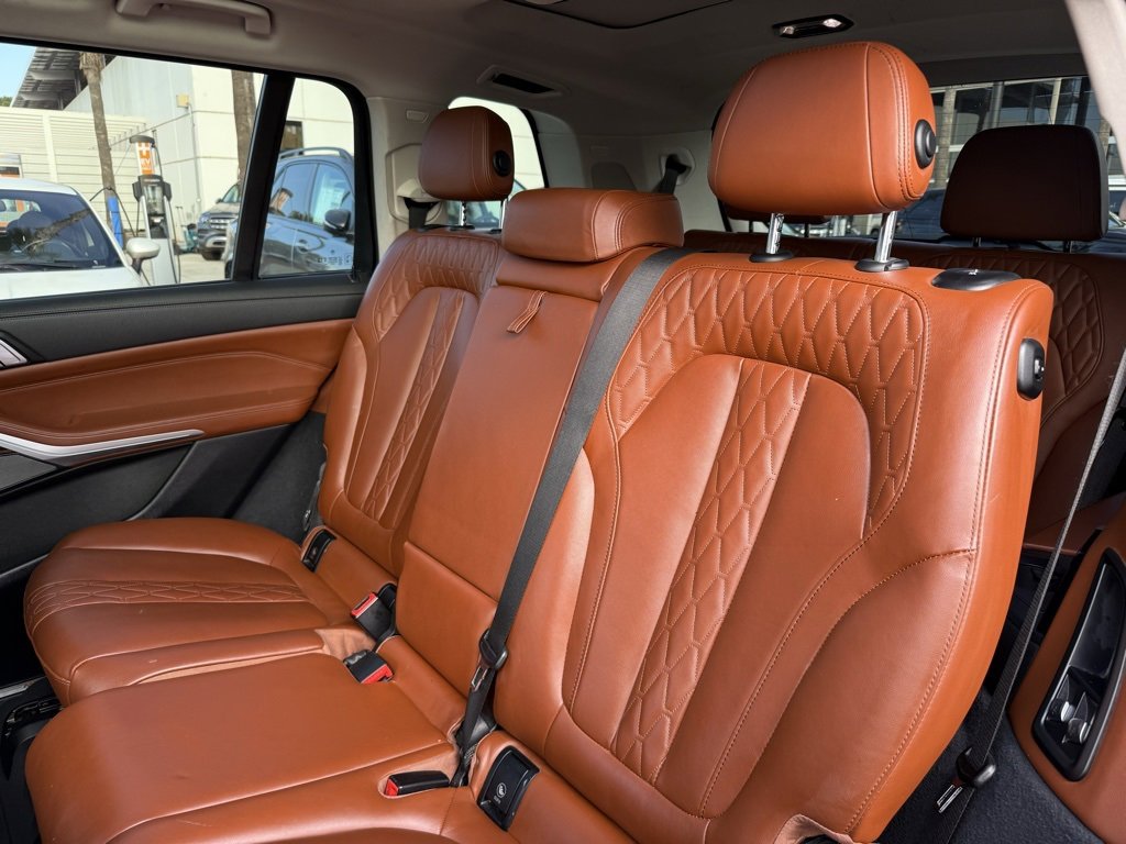 Used 2023 BMW X7 xDrive40i w/ Premium Package image 13