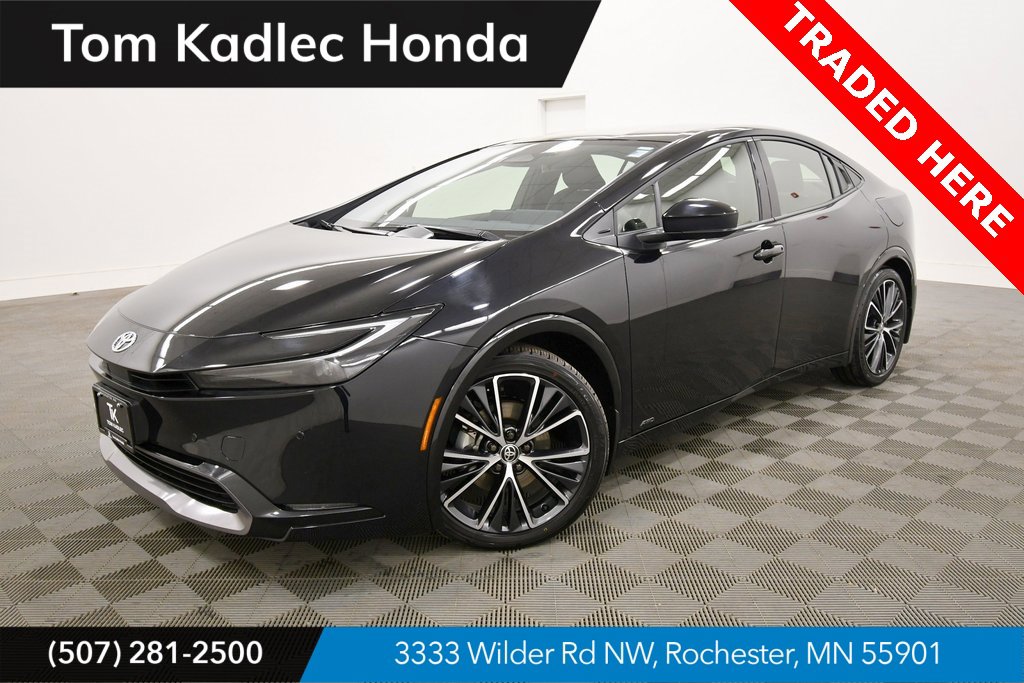 Used 2024 Toyota Prius XLE image 1