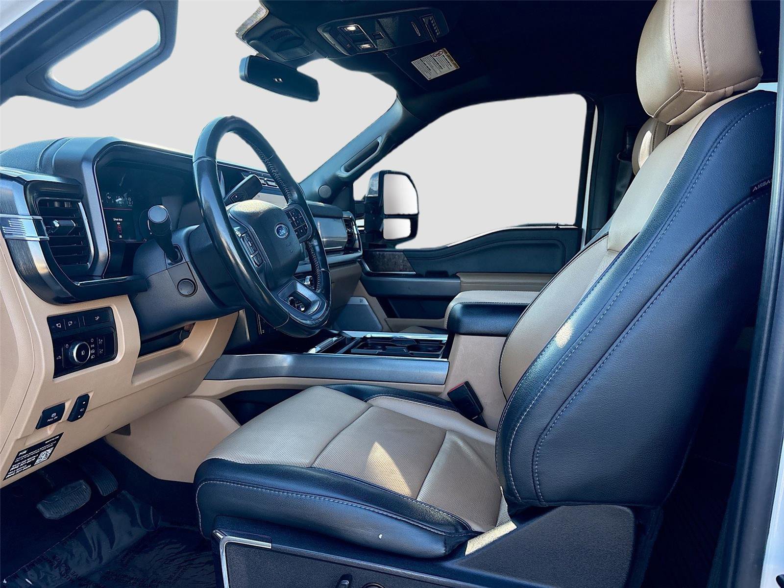 Used 2023 Ford F250 Lariat w/ Chrome Package image 24