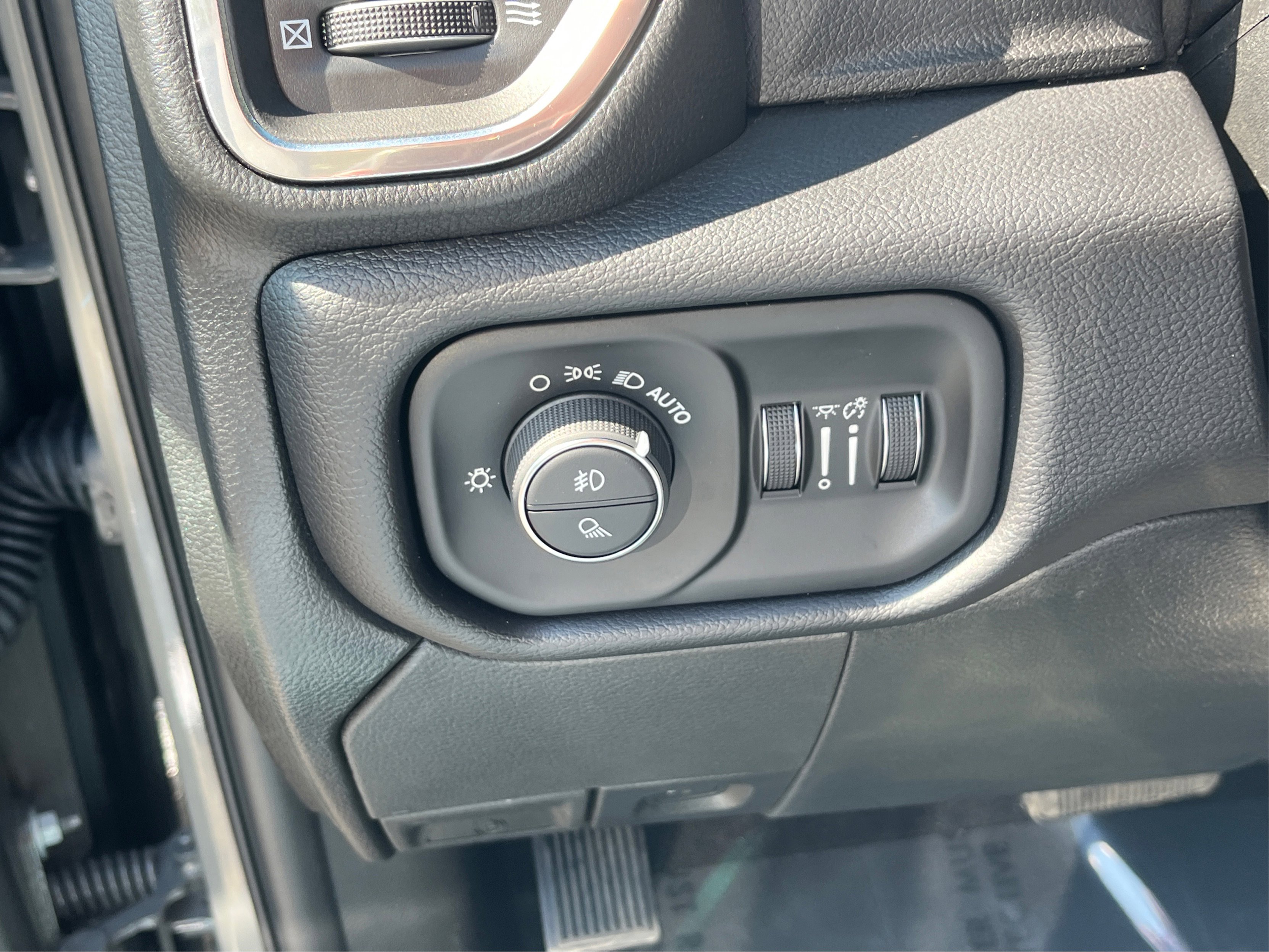 New 2026 RAM 2500 Laramie image 17