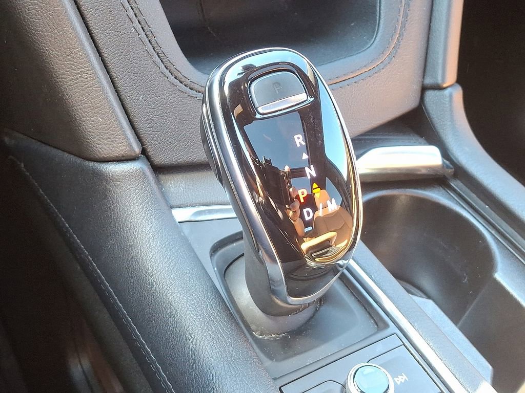 Certified 2025 Cadillac XT5 Premium Luxury w/ Technology Package image 16