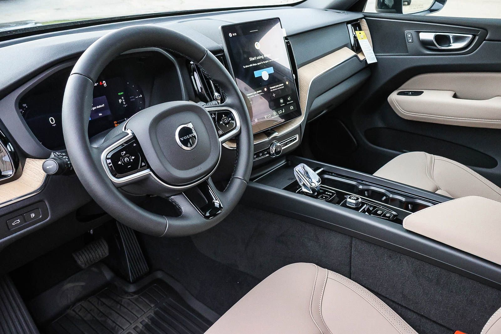 New 2026 Volvo XC60 T8 Plus w/ Protection Package Premier image 28