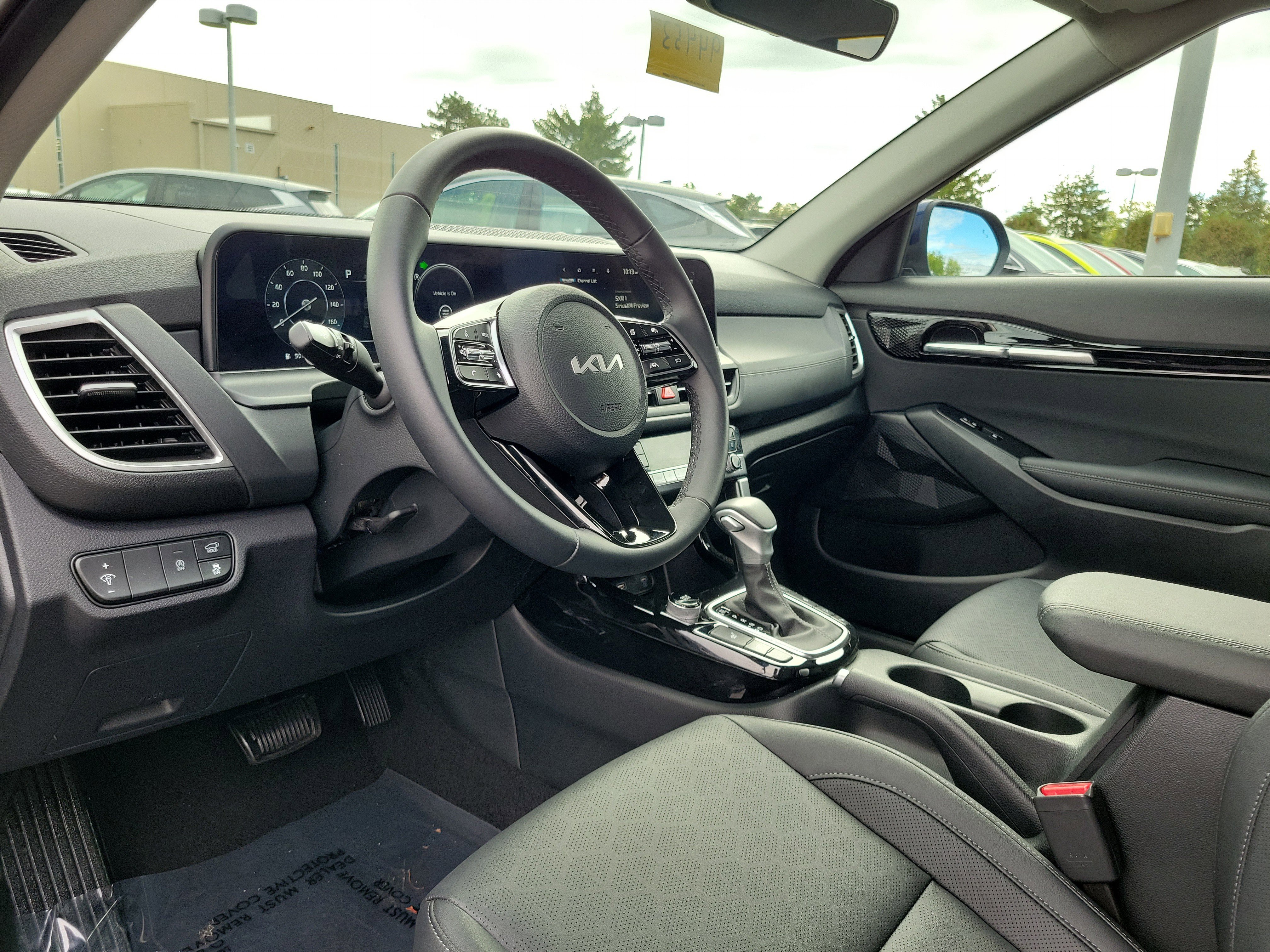 Used 2025 Kia Seltos EX image 19