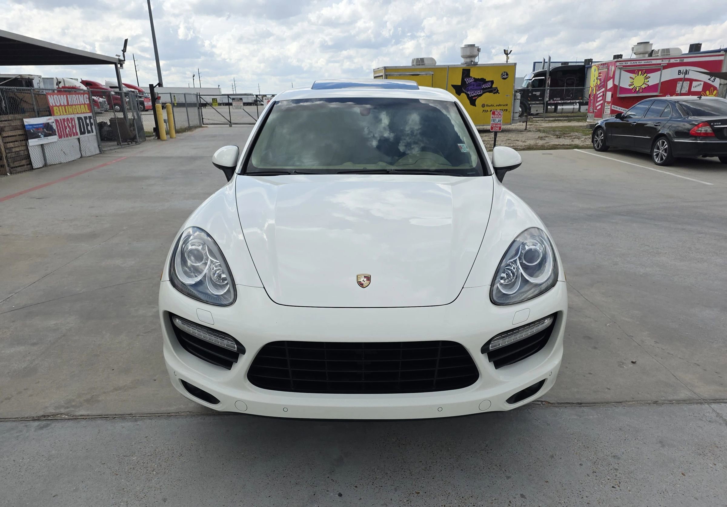 Used 2011 Porsche Cayenne Turbo AWD/4WD image 4
