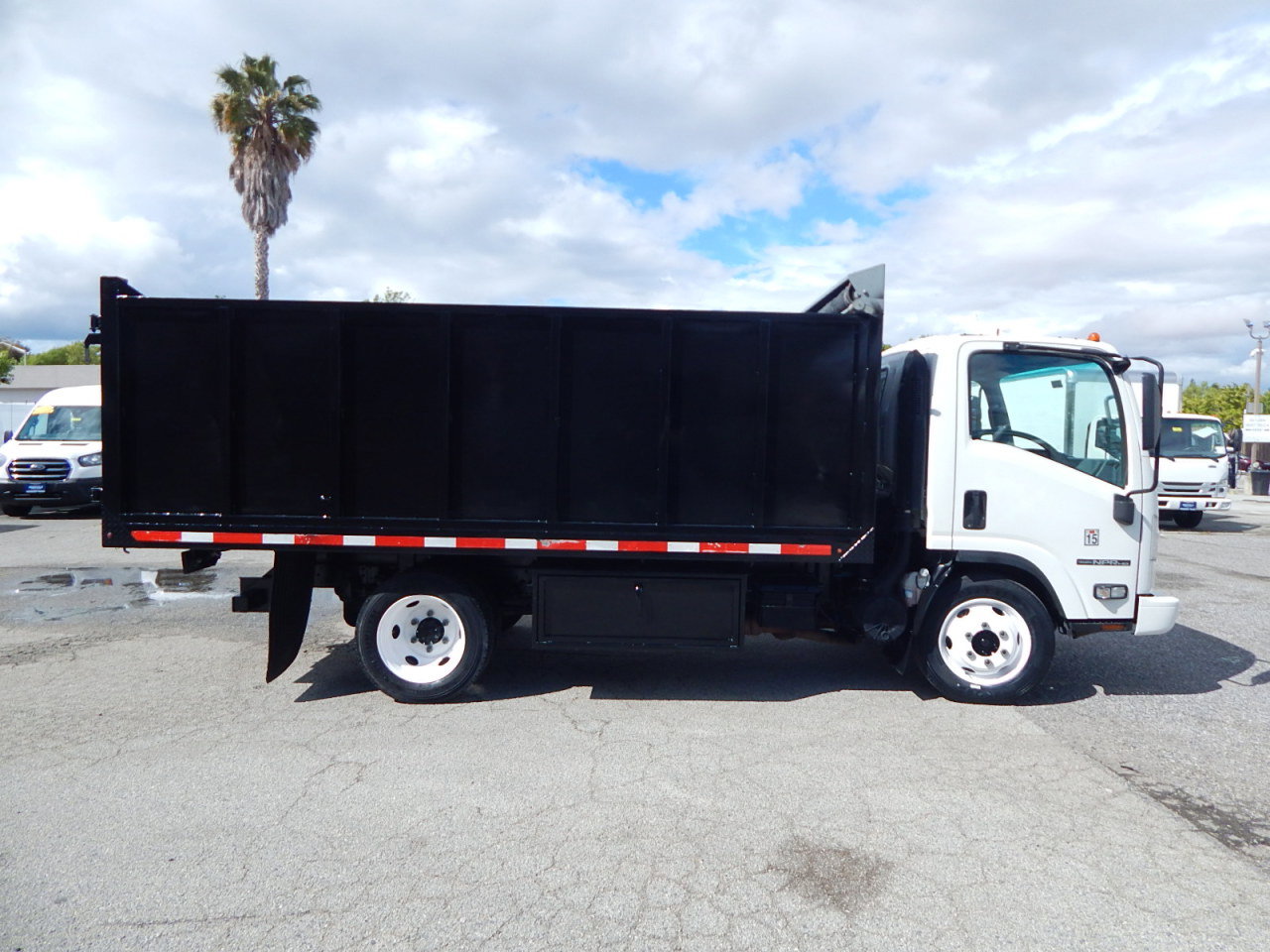 Used 2018 Isuzu NPR image 10