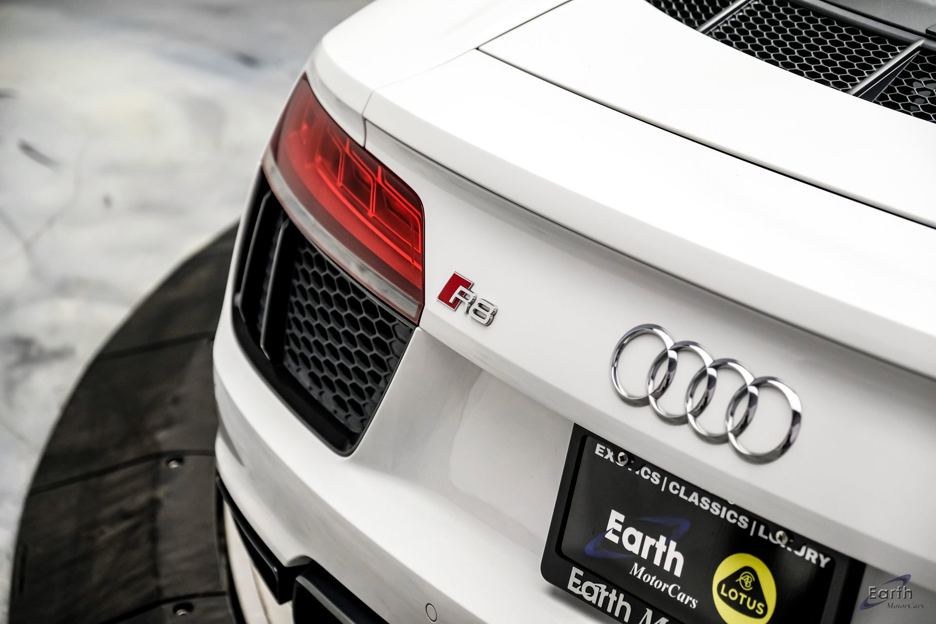 Used 2018 Audi R8 V10 RWD image 18