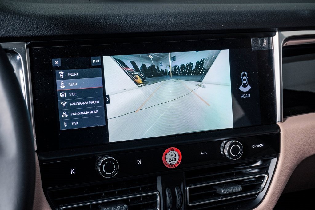 Certified 2025 Porsche Macan image 23