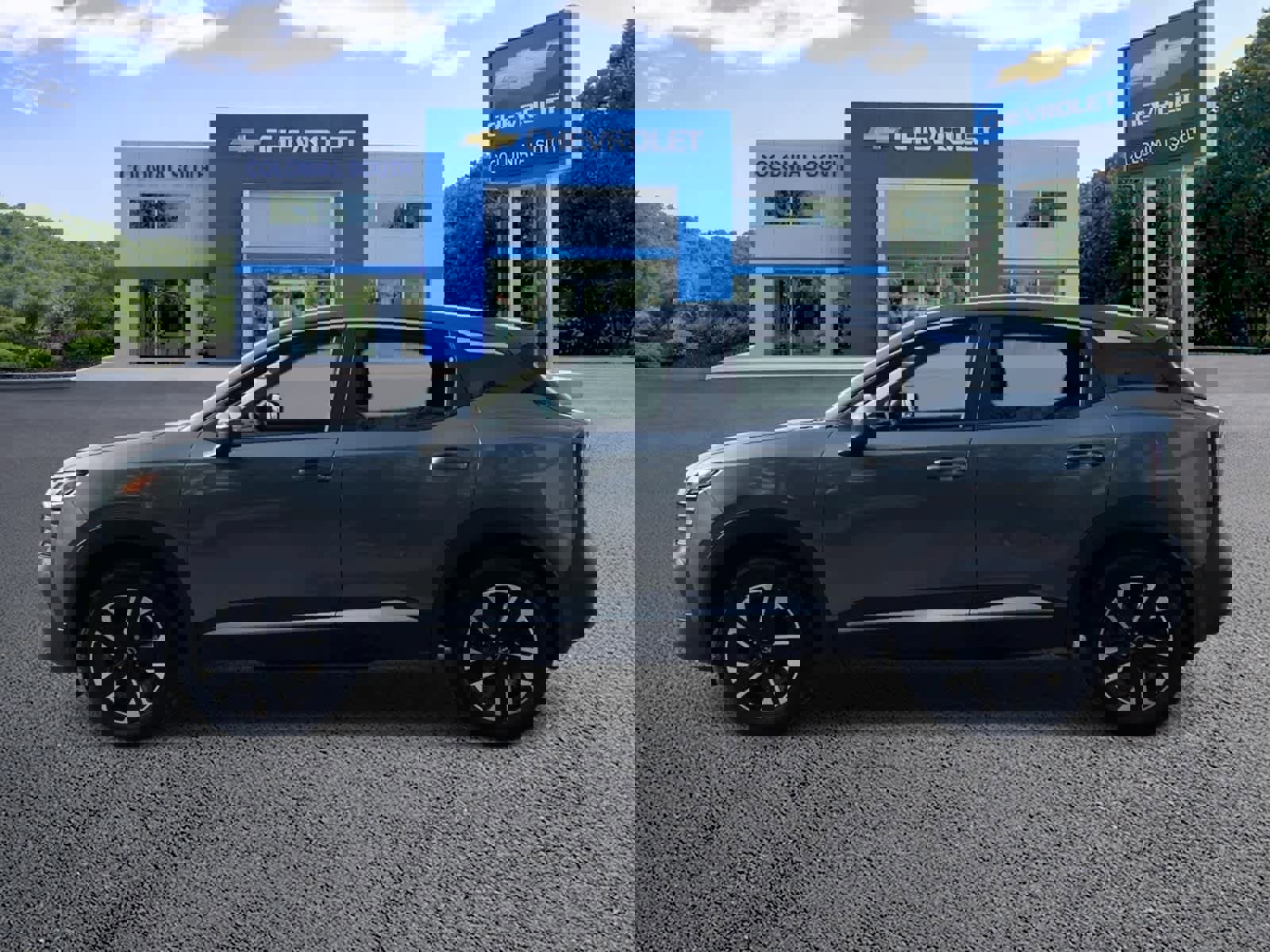 Used 2025 Nissan Kicks SV AWD/4WD image 3