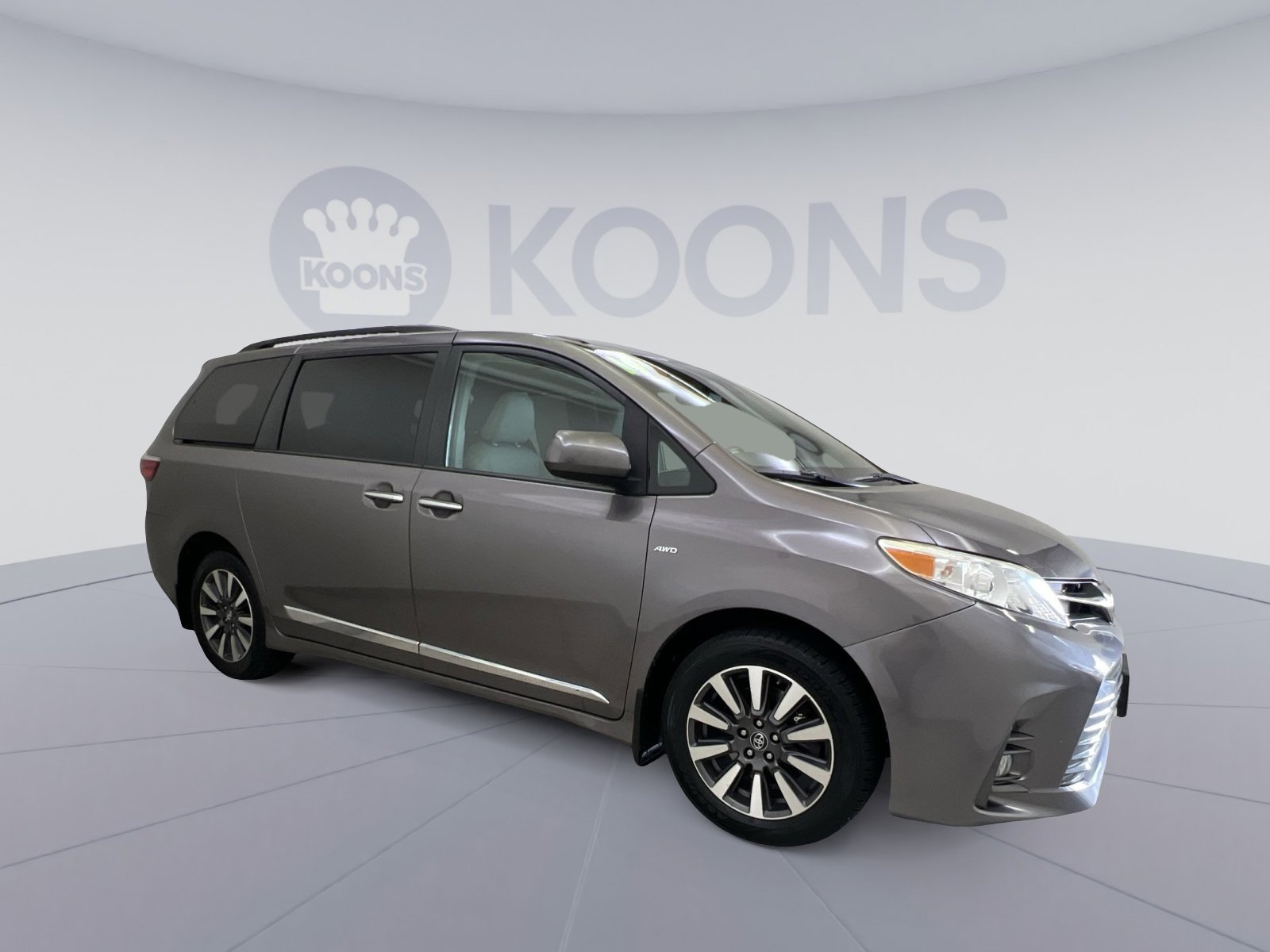 Used 2019 Toyota Sienna XLE w/ XLE Navigation Package image 7