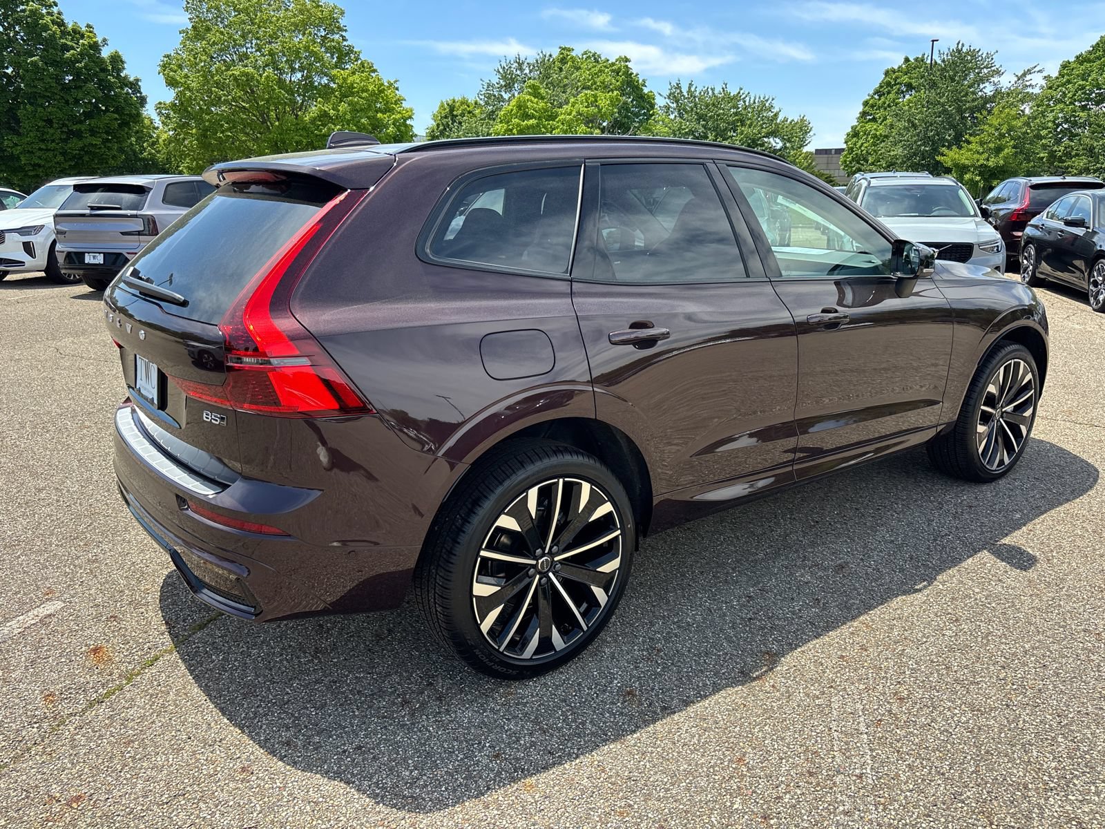 New 2026 Volvo XC60 B5 Ultra w/ Protection Package Premier AWD/4WD image 5