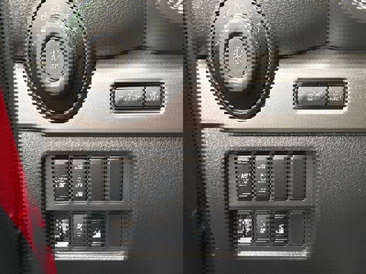 Used 2021 Nissan Titan PRO-4X w/ Pro-4x Convenience Package image 22