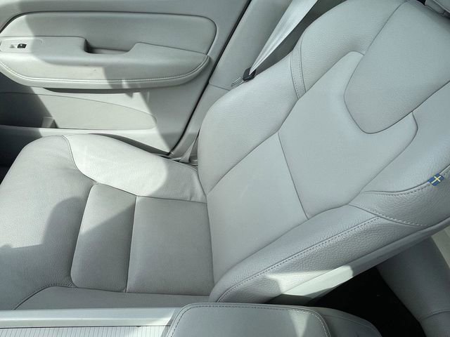 Used 2023 Volvo XC60 B5 Core AWD/4WD image 19