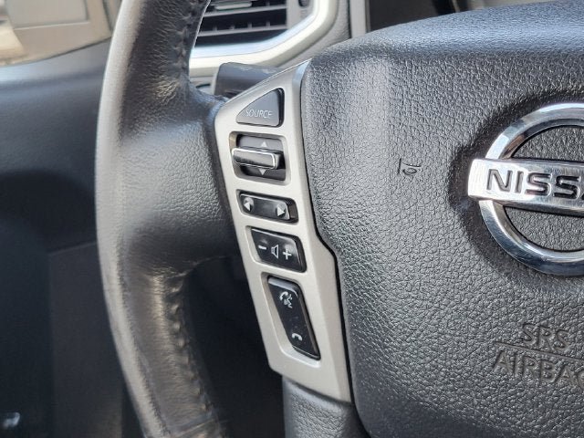 Used 2017 Nissan Titan SV AWD/4WD image 11