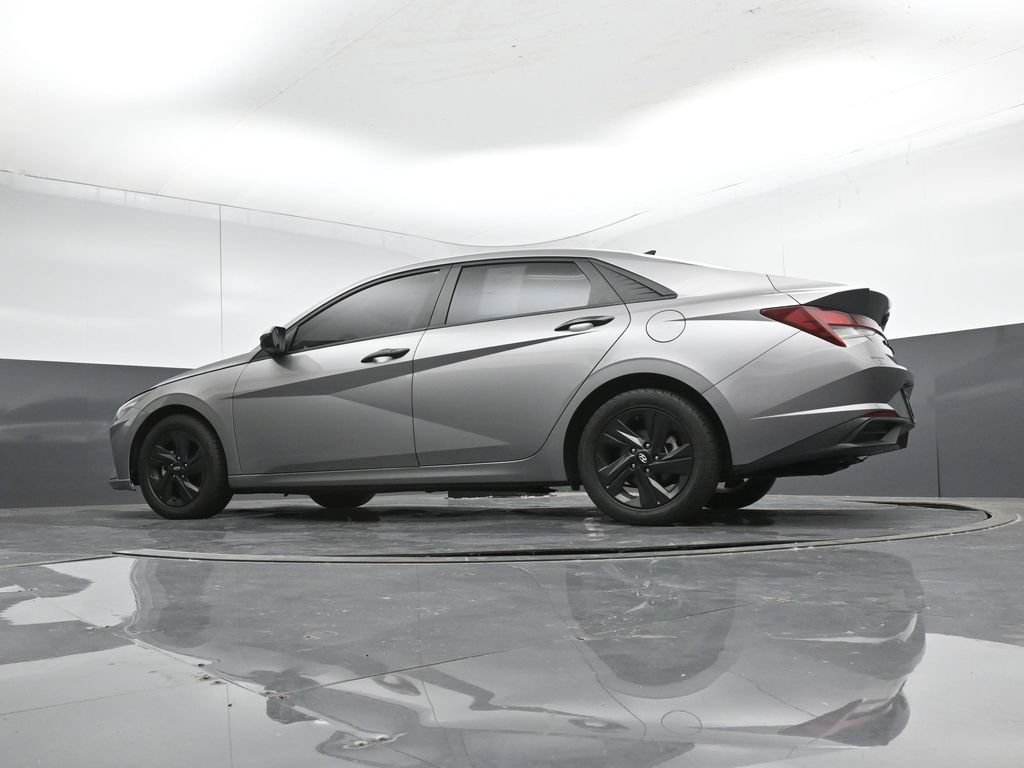 Used 2023 Hyundai Elantra SEL w/ Cargo Package FWD image 39