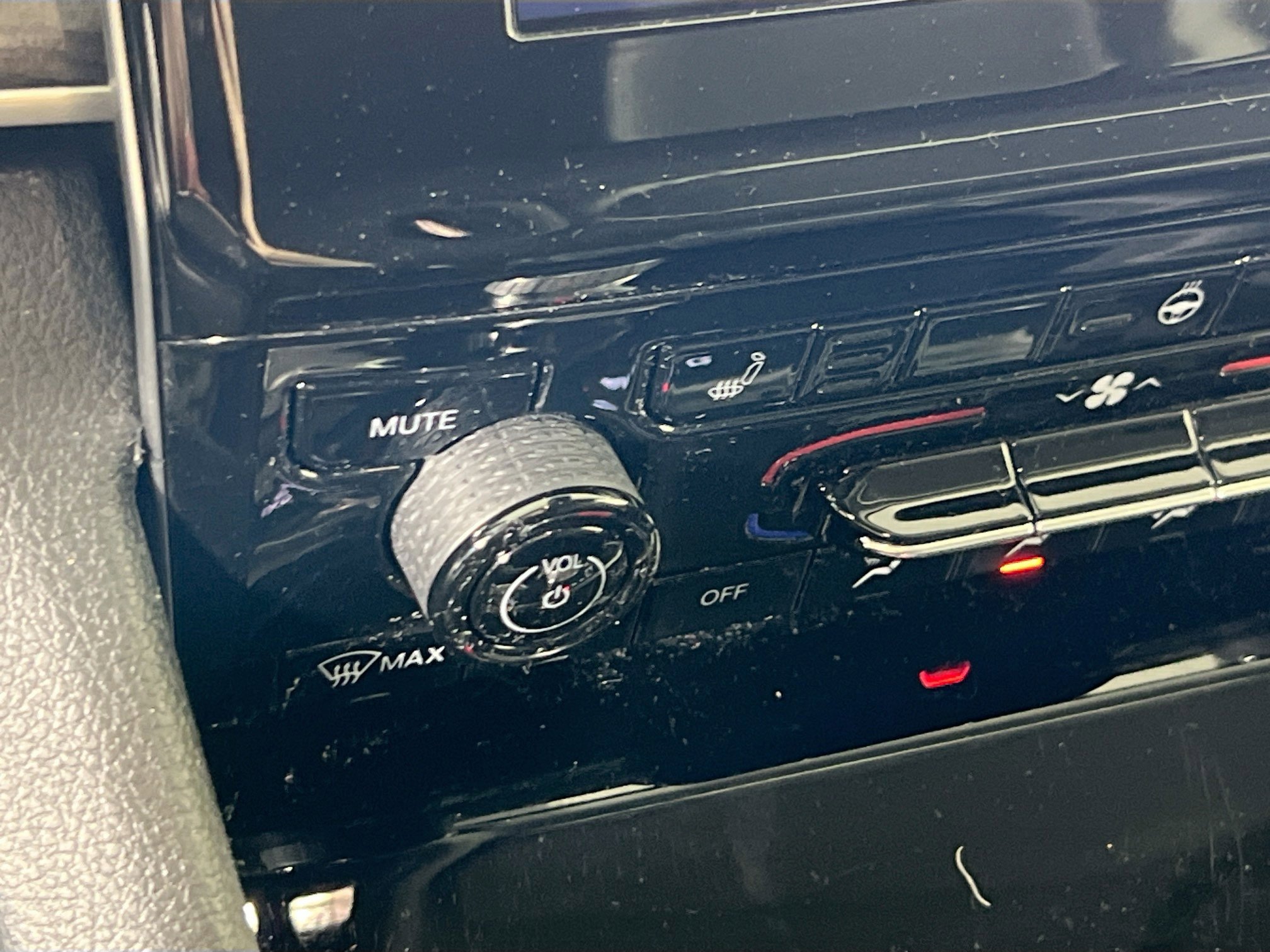 Used 2022 Jeep Grand Cherokee Limited image 19