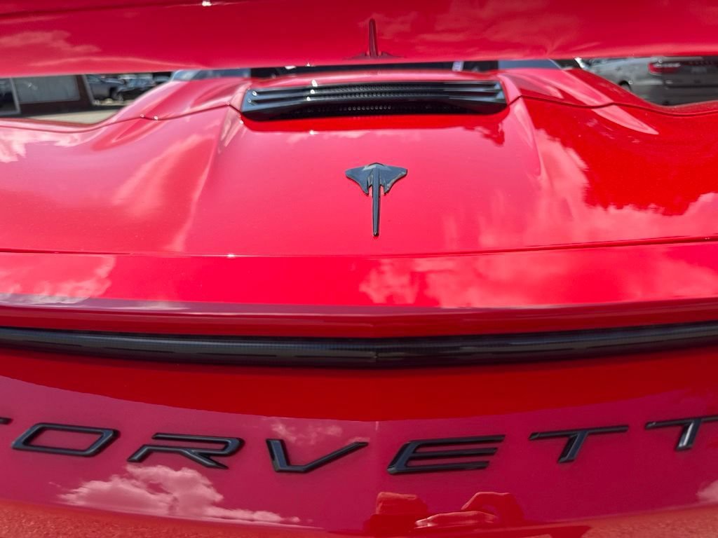 Used 2023 Chevrolet Corvette Stingray Convertible w/ Z51 Performance Package RWD image 32