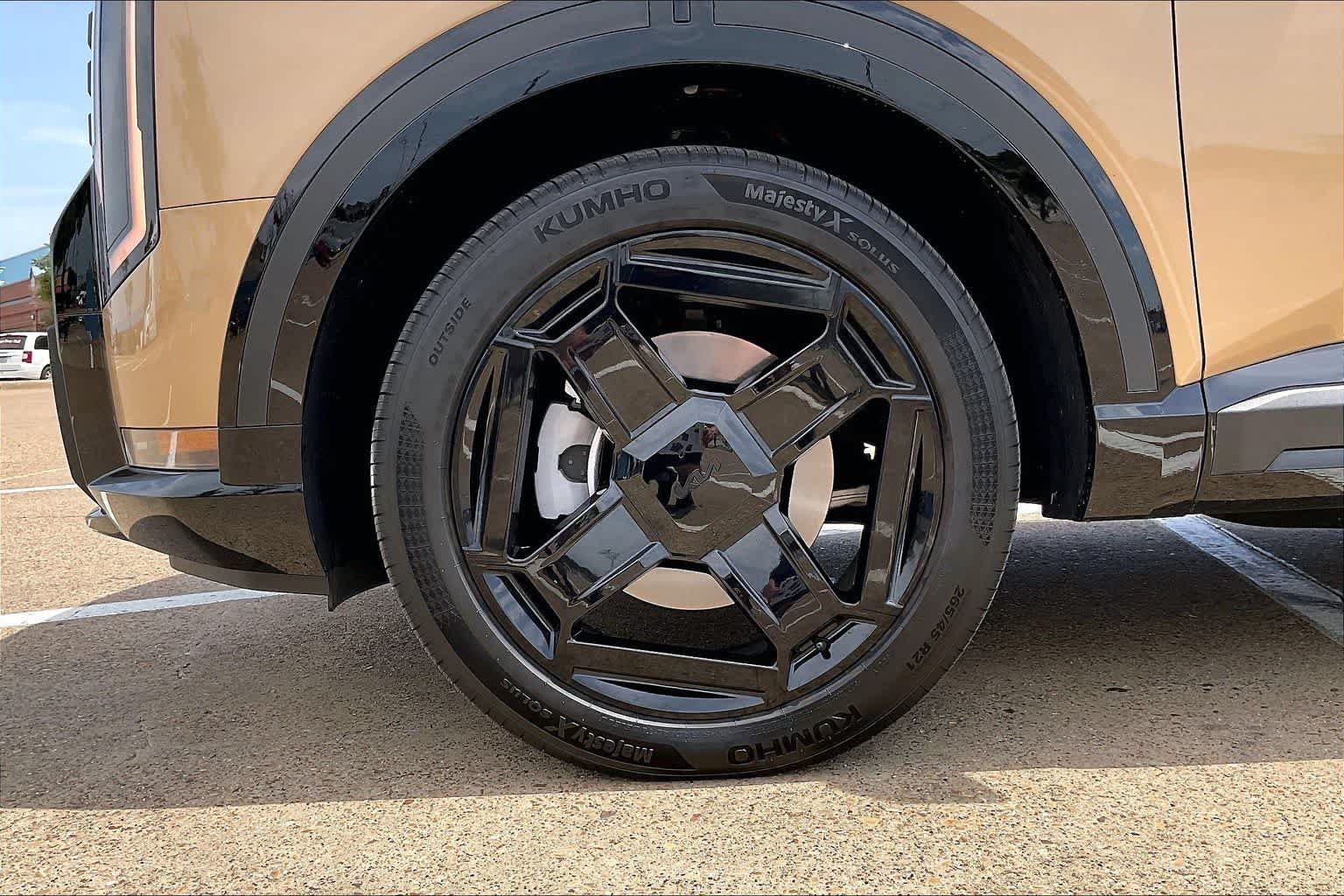 Certified 2027 Kia Telluride EX X-Line w/ Towing Package AWD/4WD image 8
