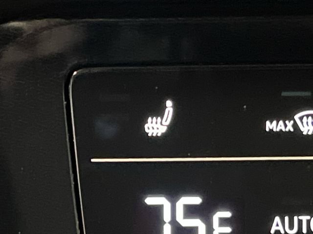 Certified 2025 Volkswagen Taos SE image 26