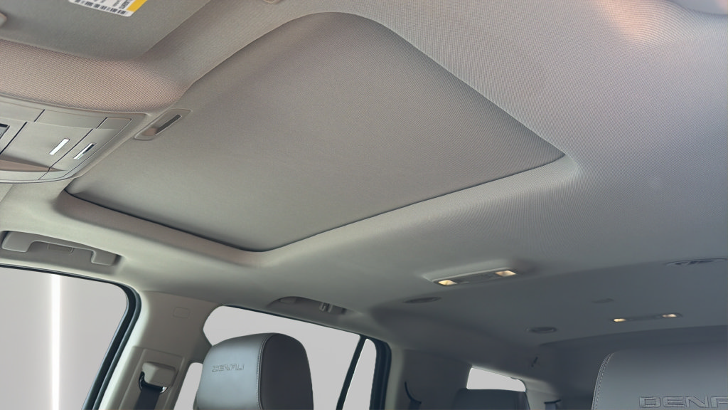Used 2018 GMC Yukon Denali RWD image 19