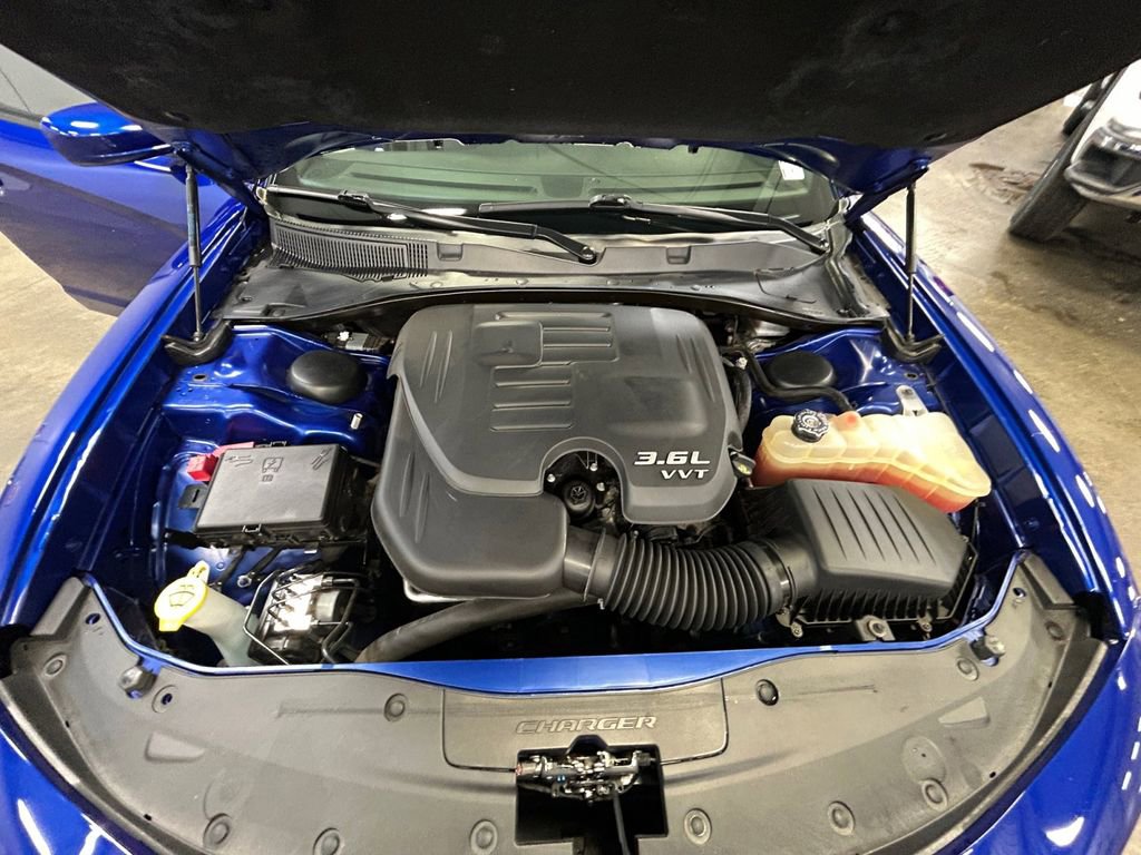 Used 2020 Dodge Charger SXT w/ Cold Weather Package RWD image 20