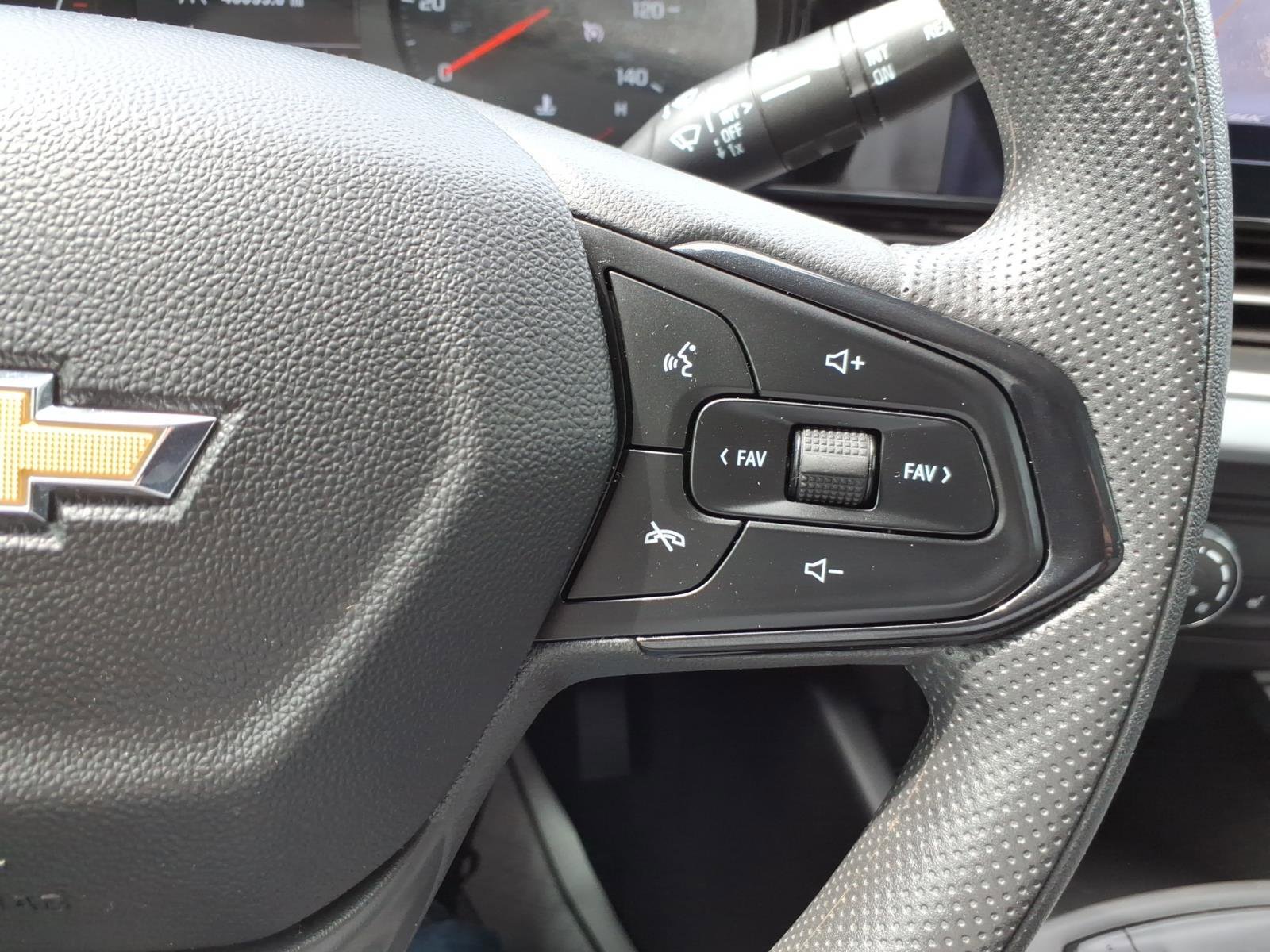 Used 2025 Chevrolet Trax LS w/ LS Convenience Package image 19