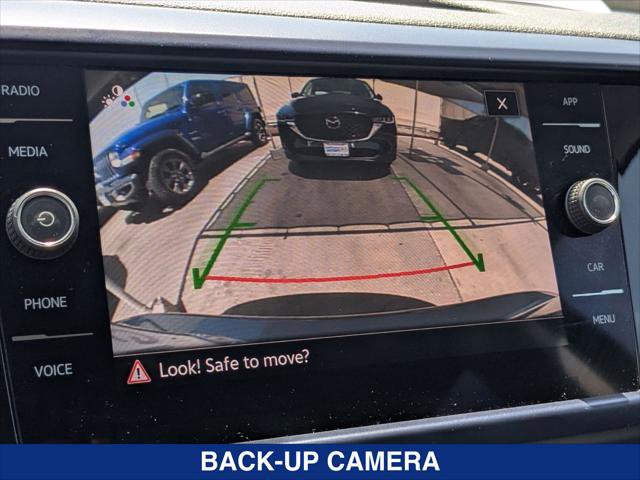 Certified 2022 Volkswagen Taos SE FWD image 17