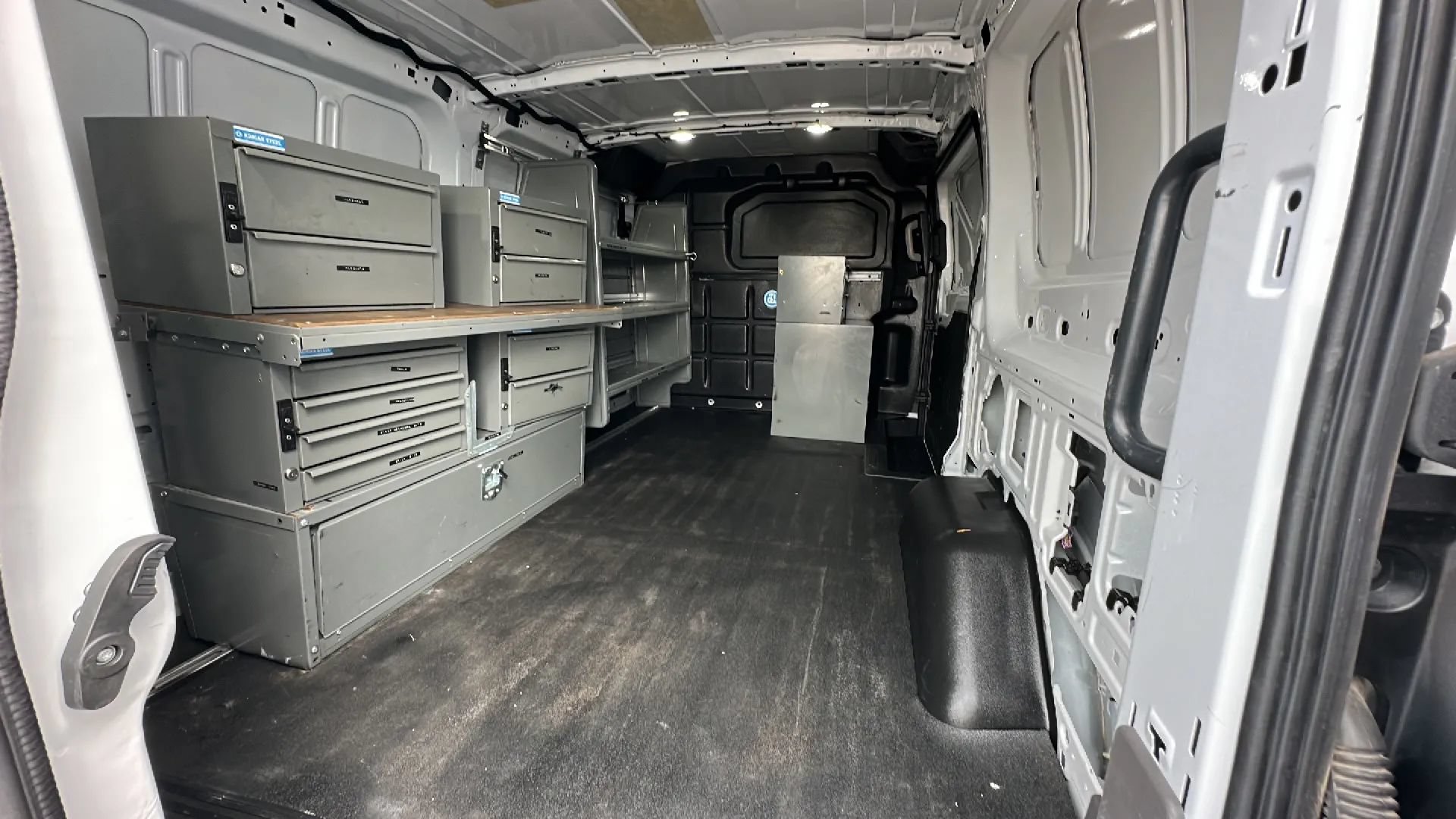Used 2023 Ford Transit 250 Low Roof RWD image 5