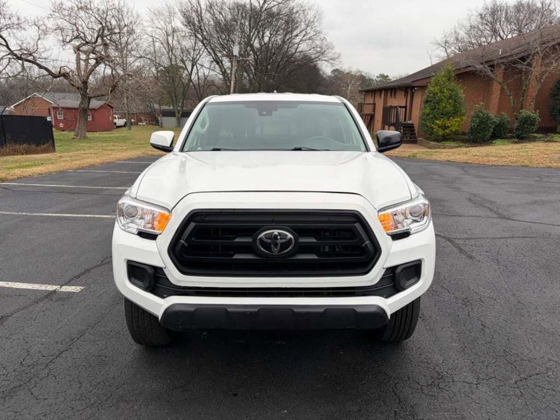 Used 2022 Toyota Tacoma SR w/ SR Convenience Package image 2