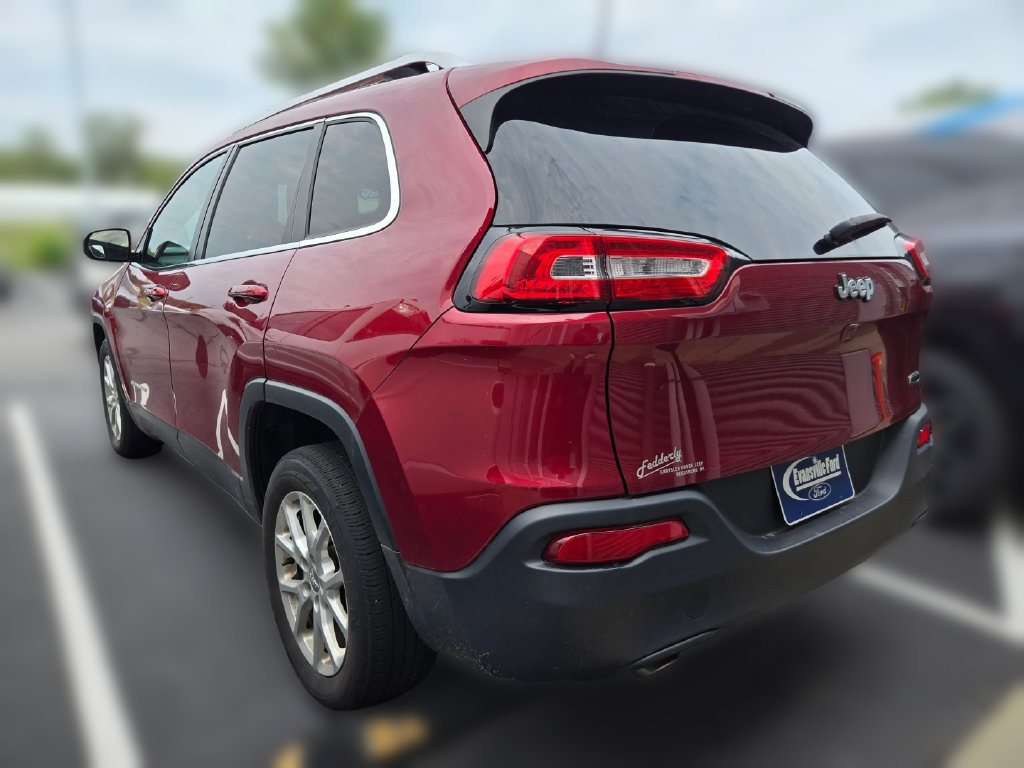 Used 2016 Jeep Cherokee Latitude w/ Cold Weather Group FWD image 8