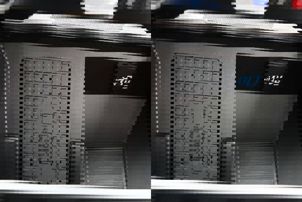 Used 2025 Ford F250 Platinum w/ Platinum Plus Package image 36