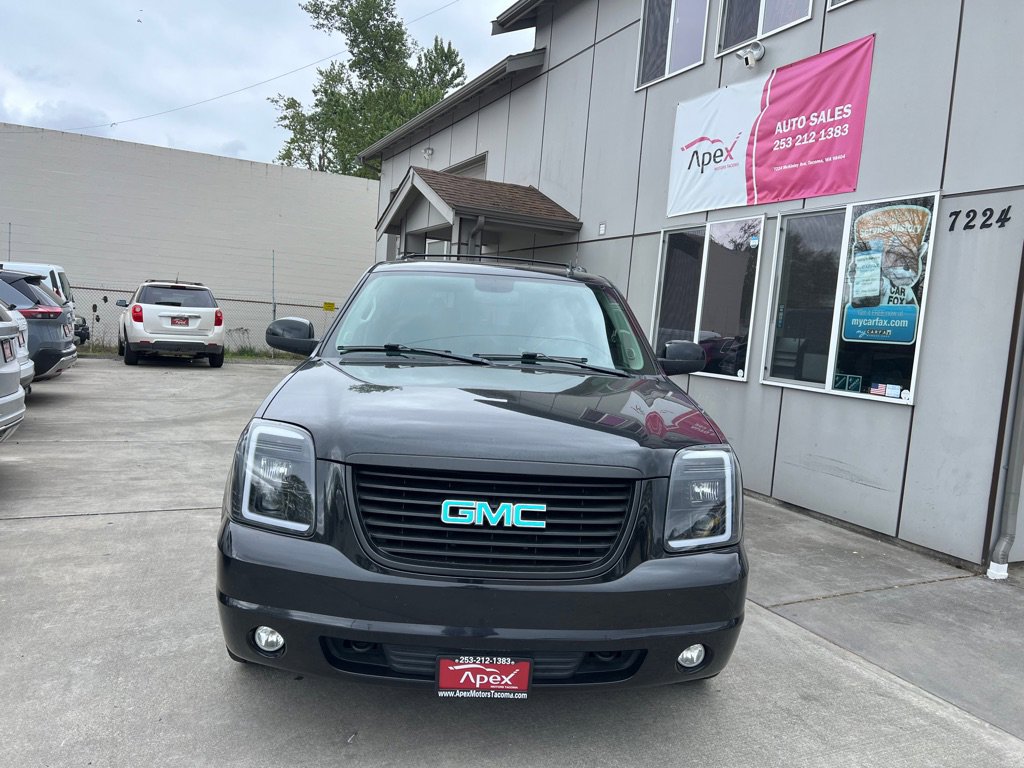 Used 2012 GMC Yukon XL SLT w/ SLT-2 Equipment Package AWD/4WD image 2