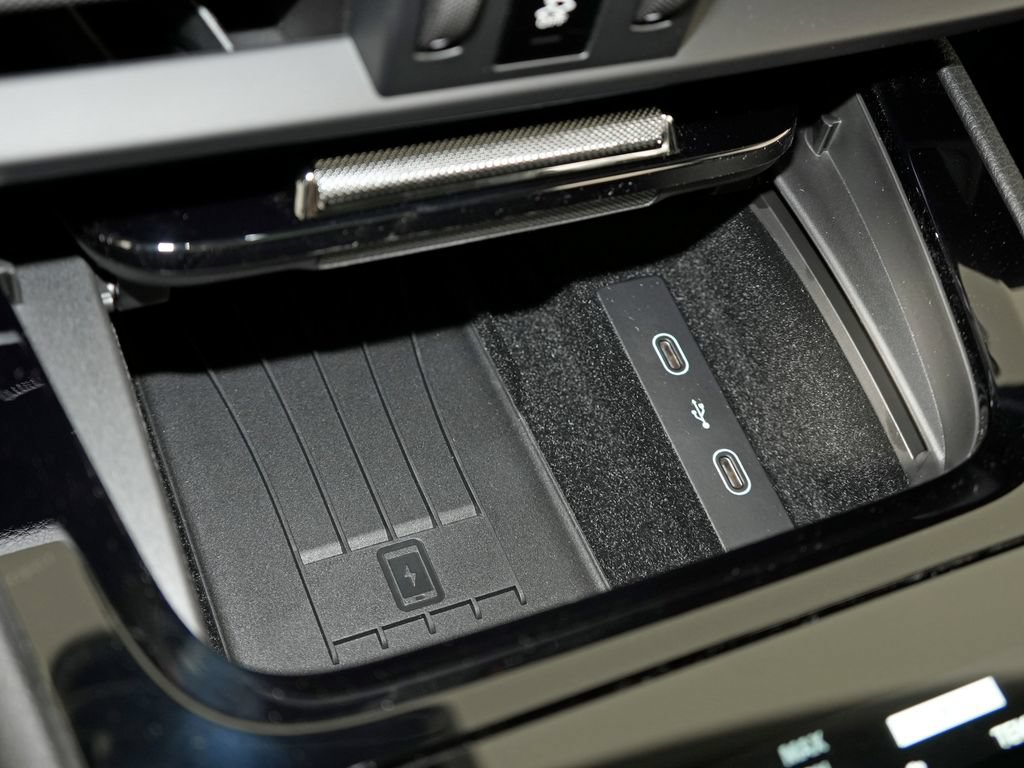 Certified 2026 Porsche Cayenne Coupe AWD/4WD image 32