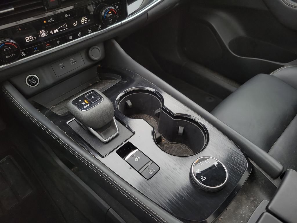 Used 2023 Nissan Rogue SL w/ SL Premium Package image 31