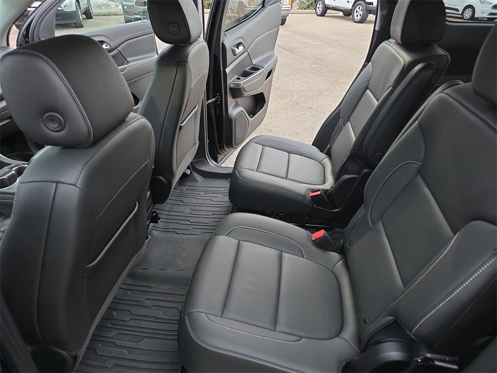 Certified 2023 GMC Acadia SLT w/ Preferred Package image 15