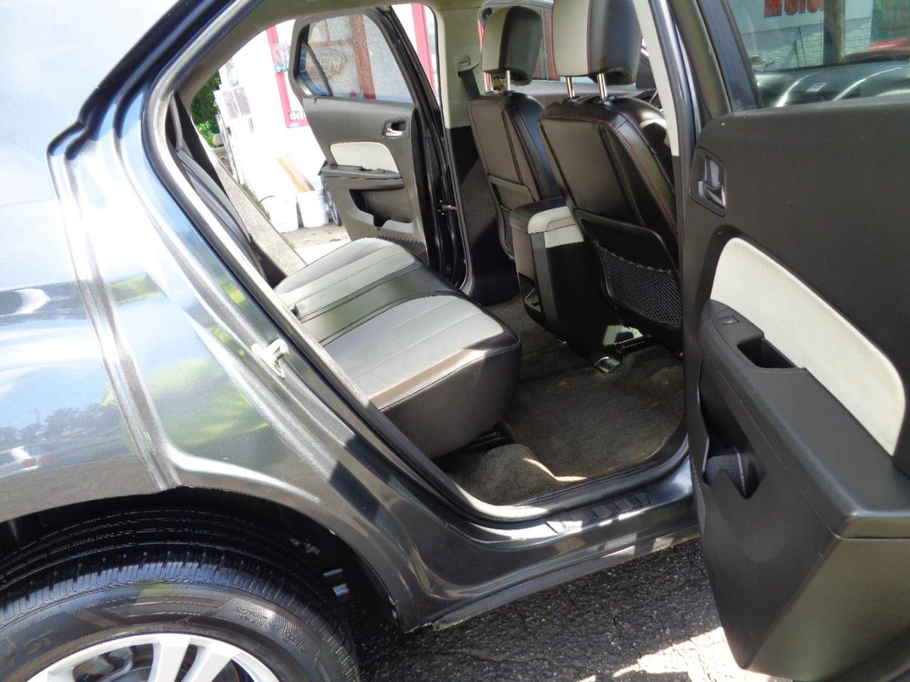 Used 2011 Chevrolet Equinox LT w/ Chrome Appearance Package image 18