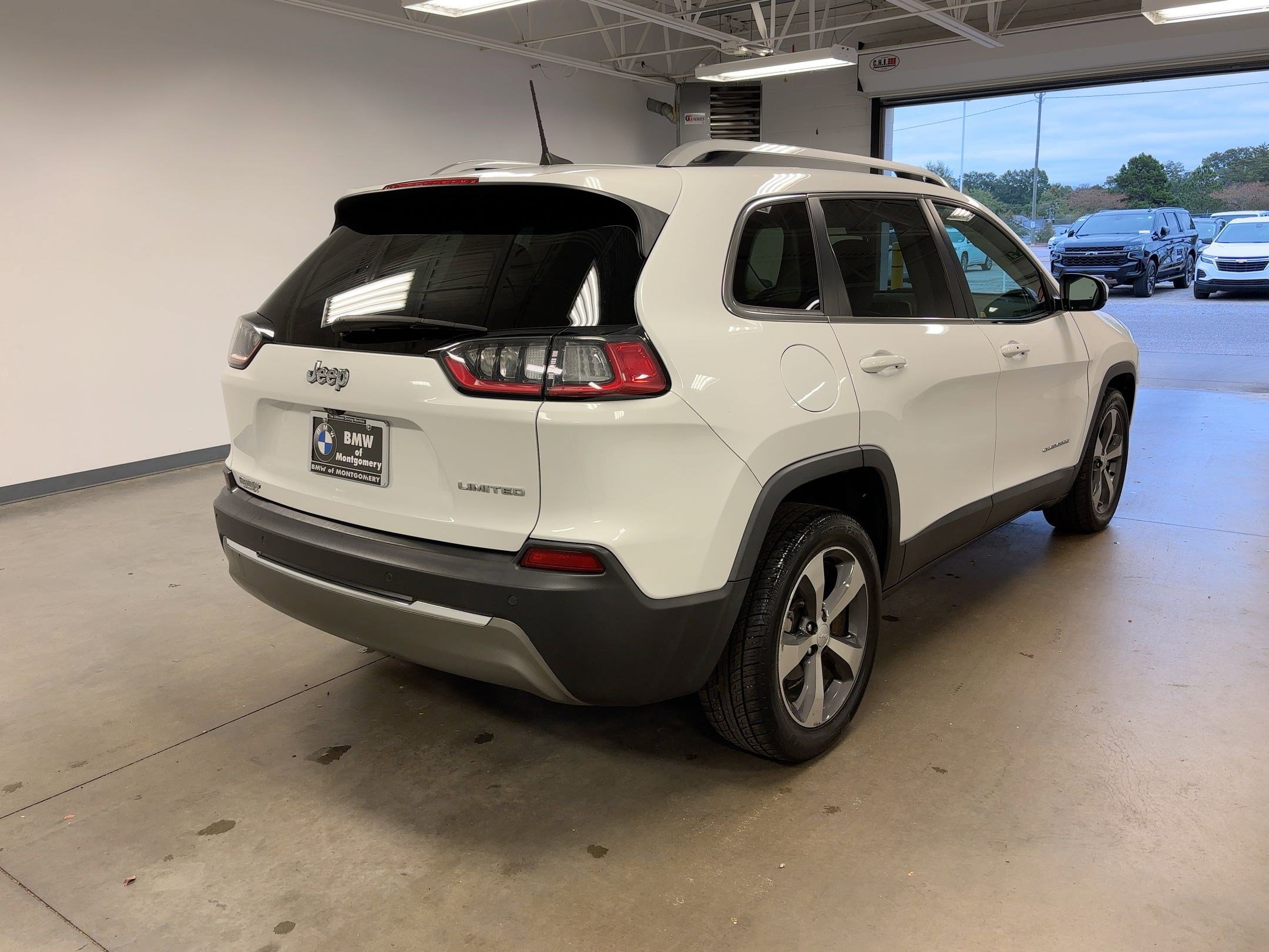 Used 2019 Jeep Cherokee Limited image 8