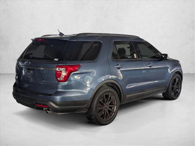 Used 2018 Ford Explorer XLT w/ Equipment Group 202A FWD image 5