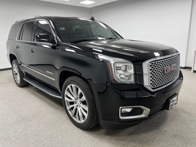 Used 2017 GMC Yukon Denali w/ Open Road Package AWD/4WD image 2