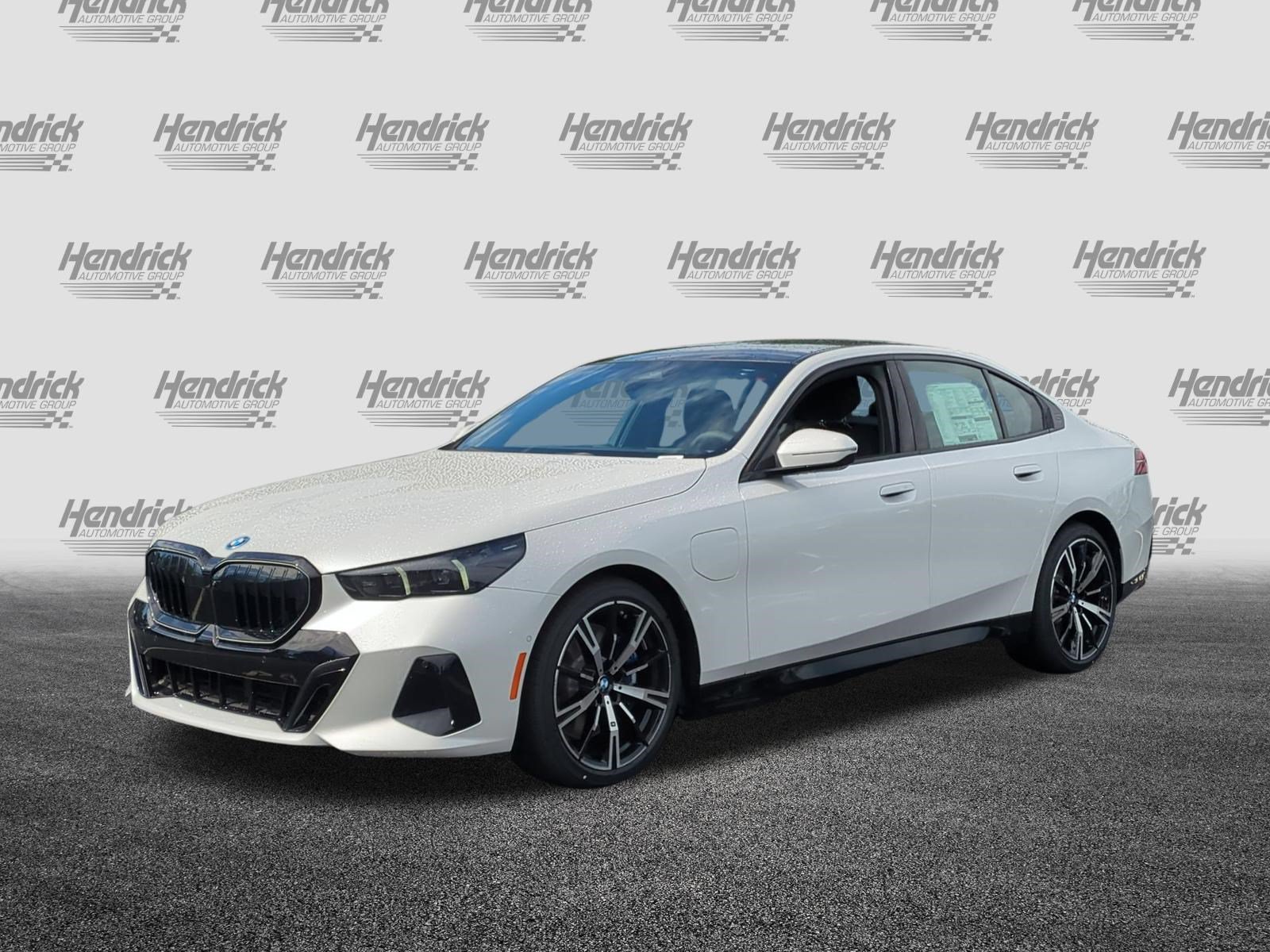 New 2027 BMW 550e xDrive w/ Premium Package AWD/4WD image 5