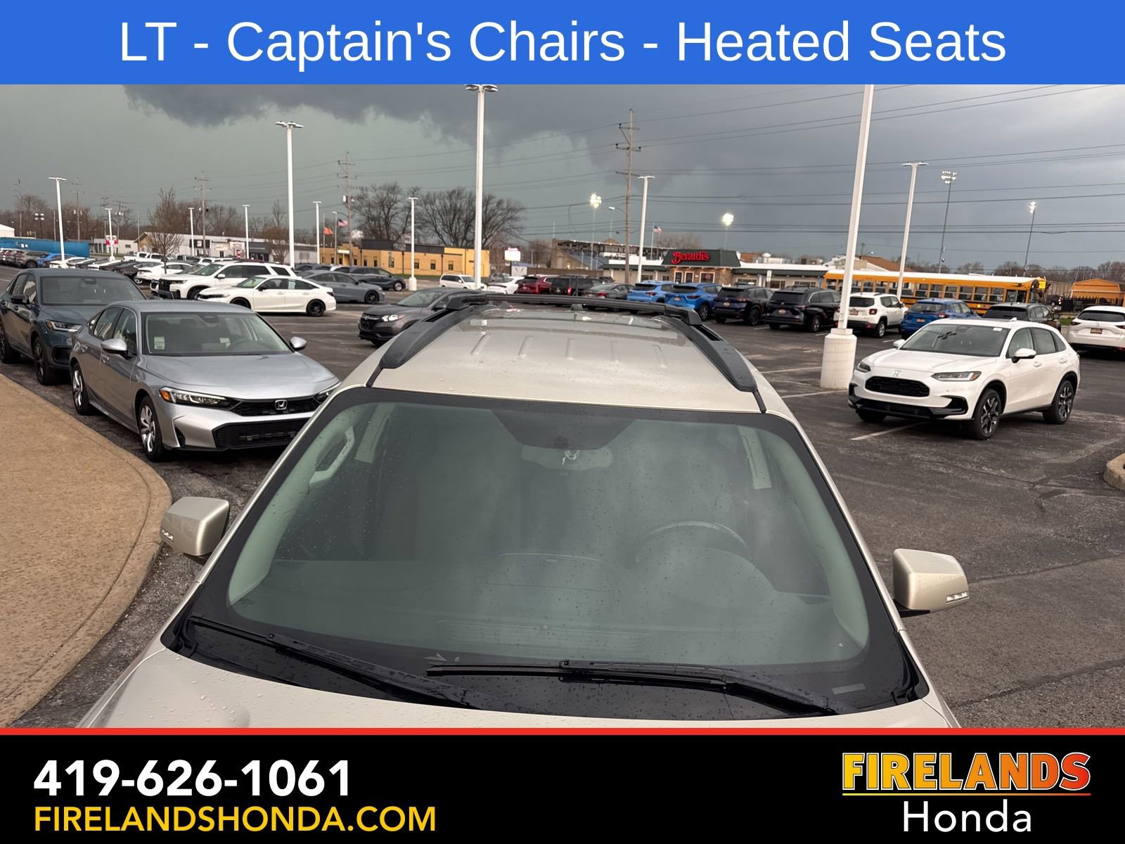 Used 2017 Chevrolet Traverse LT w/ Style and Technology Package image 9