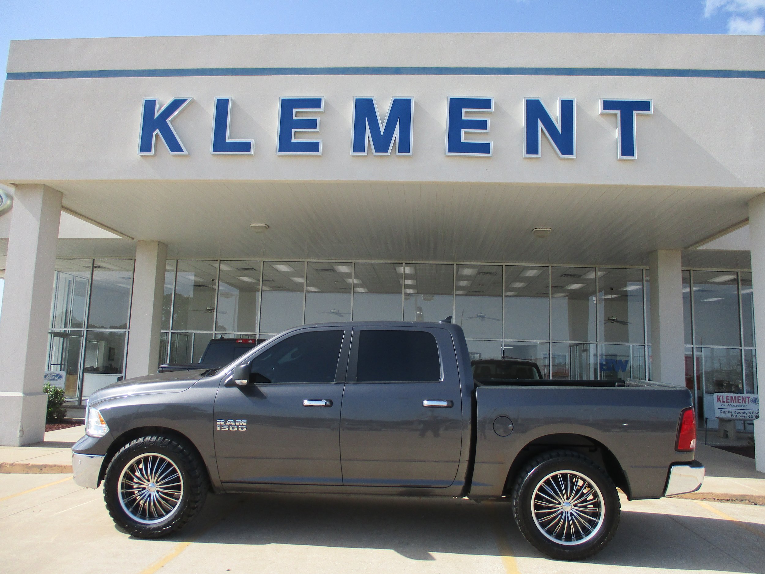 Used 2017 RAM 1500 Big Horn AWD/4WD image 1