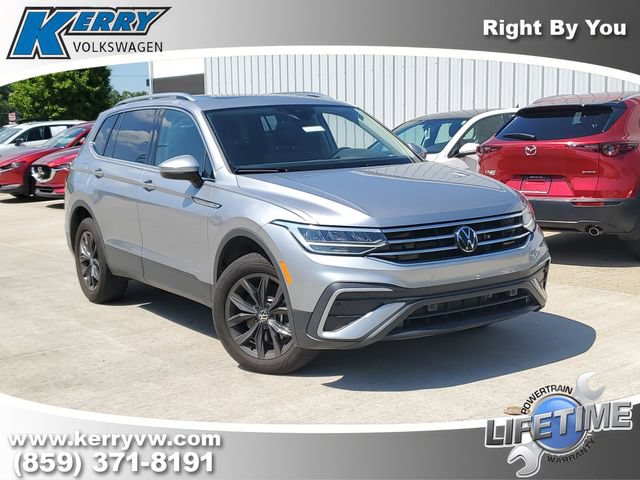 Certified 2024 Volkswagen Tiguan SE w/ Panoramic Sunroof Package AWD/4WD image 1