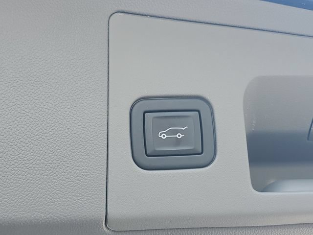 Certified 2024 Cadillac XT5 Premium Luxury w/ LPO, Floor Liner Package AWD/4WD image 9