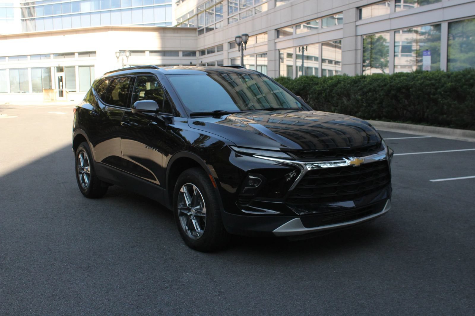 Used 2023 Chevrolet Blazer LT w/ Convenience Package FWD image 1