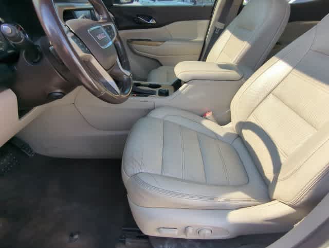 Used 2019 GMC Acadia Denali w/ Technology Package FWD image 16