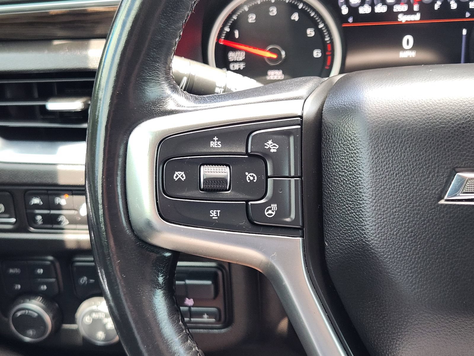 Certified 2021 Chevrolet Tahoe Z71 w/ Luxury Package AWD/4WD image 31