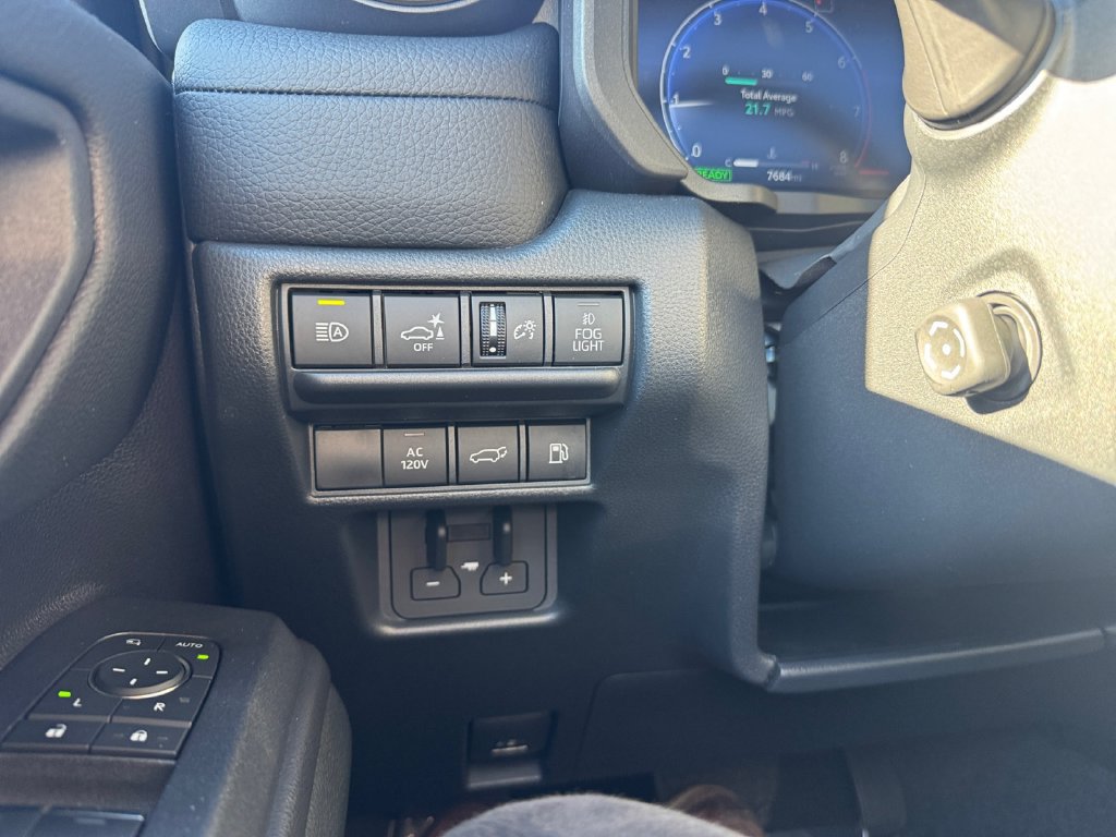 Used 2026 Toyota Land Cruiser w/ Premium Package AWD/4WD image 28