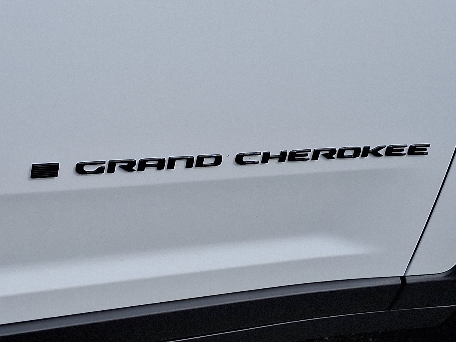 New 2025 Jeep Grand Cherokee Altitude image 13