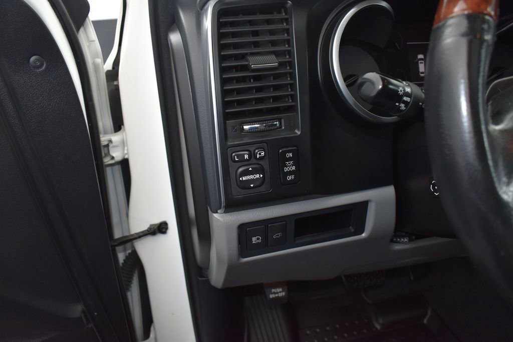 Used 2019 Toyota Sequoia Platinum AWD/4WD image 11