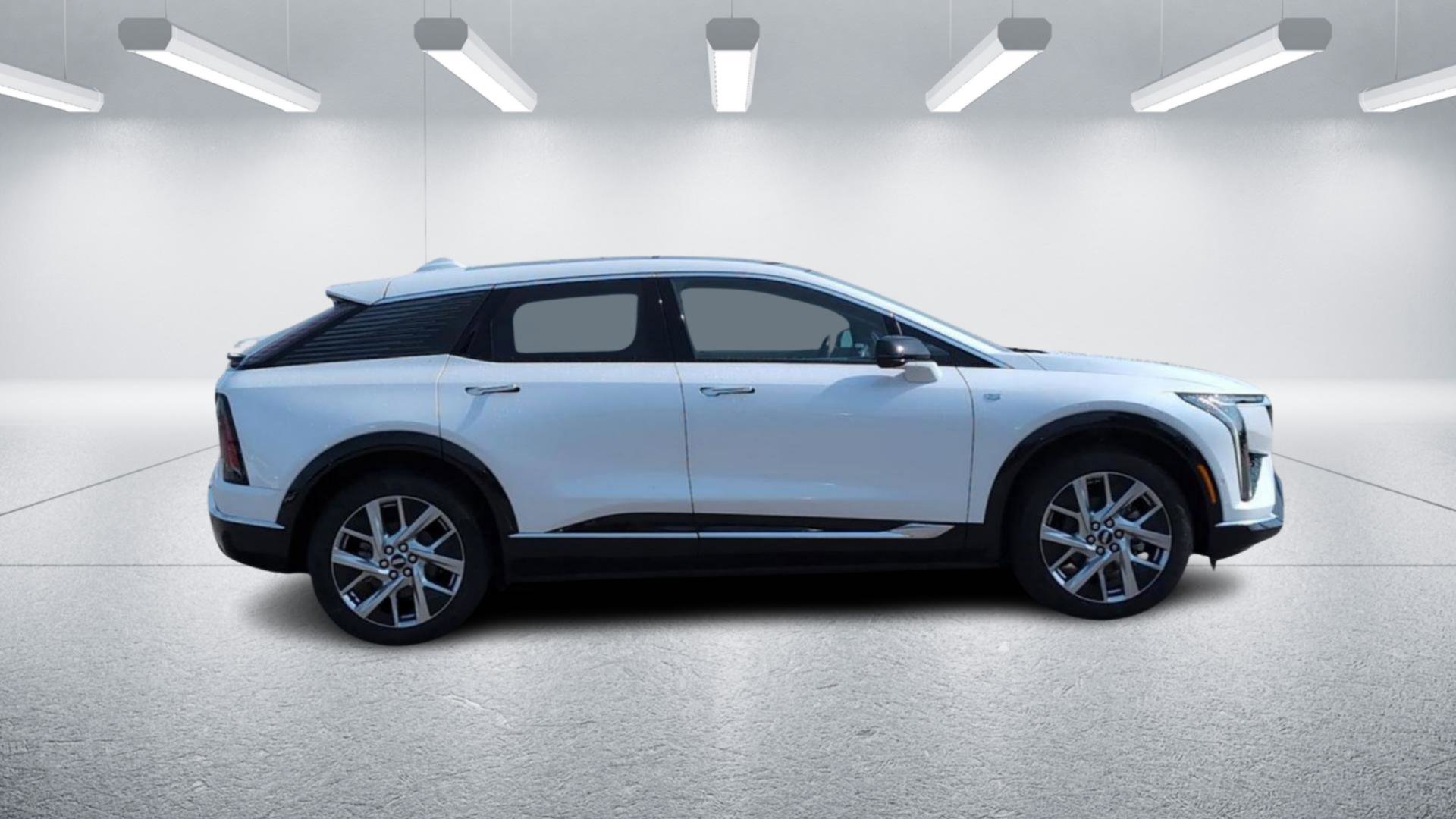 New 2025 Cadillac Optiq Luxury 1 image 6